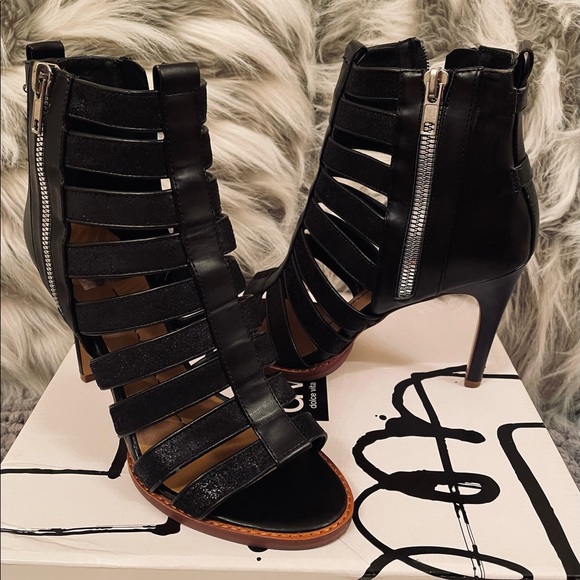 Black Ankle Cut Heel - Picture 2 of 2